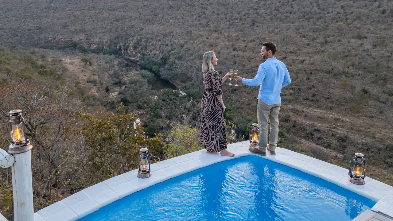 Clifftop Exclusive Safari Hideaway — image 5