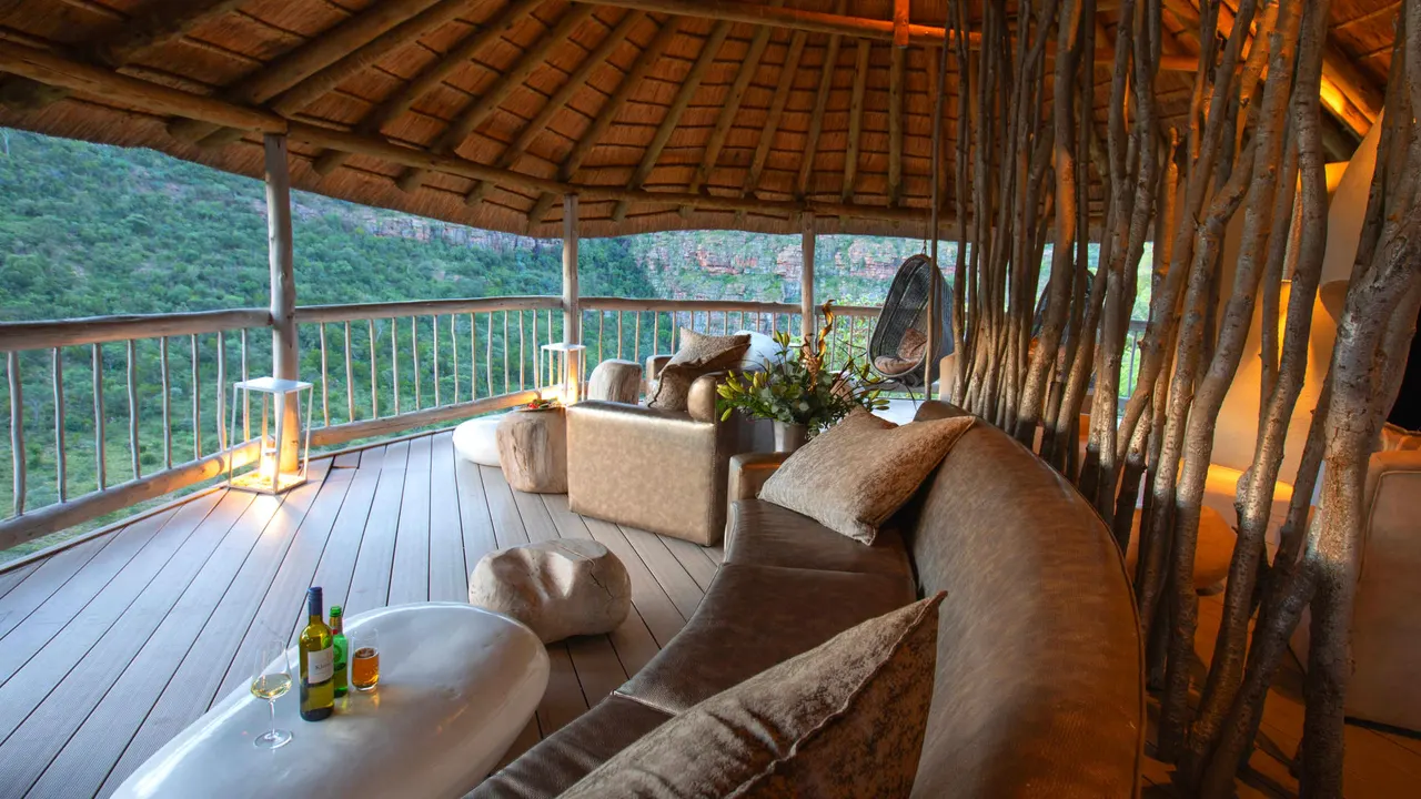 Clifftop Exclusive Safari Hideaway — image 17