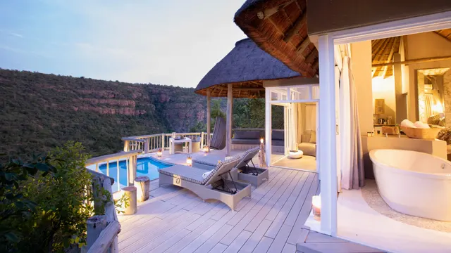 Clifftop Exclusive Safari Hideaway