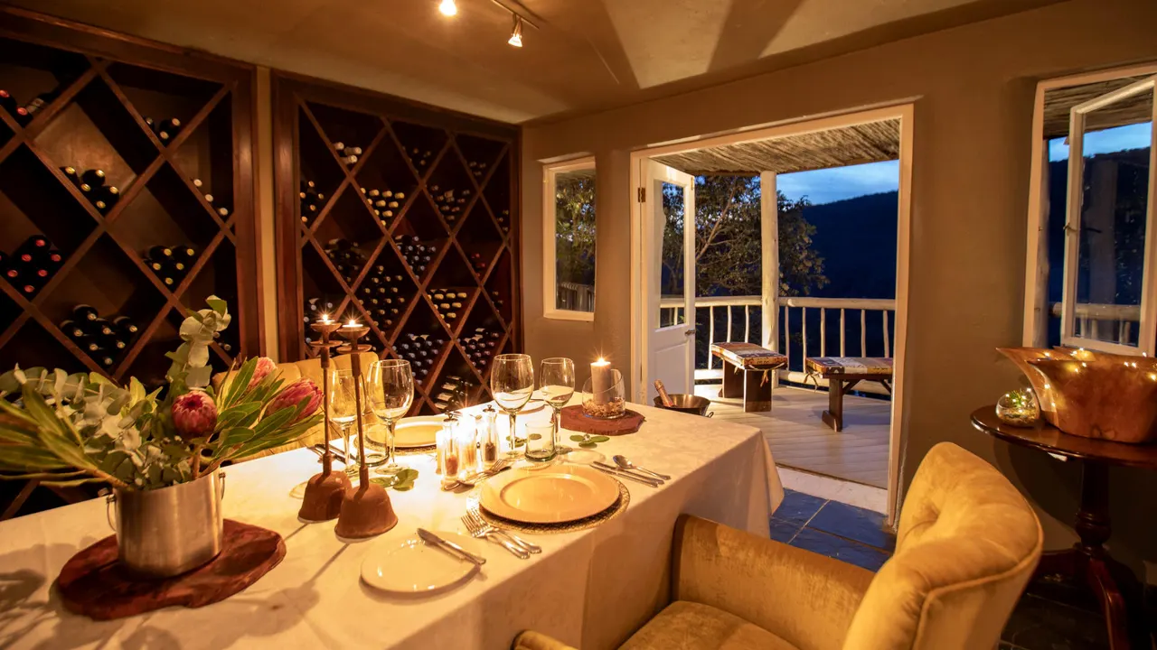 Clifftop Exclusive Safari Hideaway — image 12