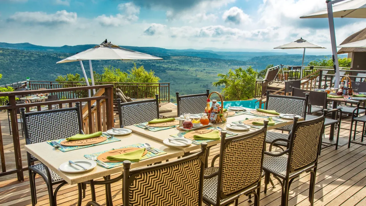 Umzolozolo Safari Lodge — image 3