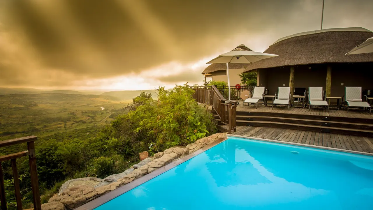 Umzolozolo Safari Lodge — image 1