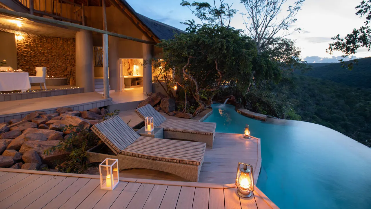 Clifftop Exclusive Safari Hideaway — image 25