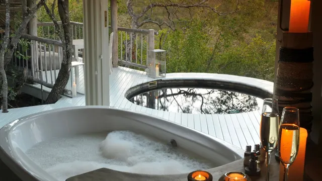 Clifftop Exclusive Safari Hideaway — image 23