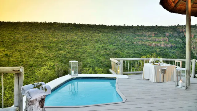 Clifftop Exclusive Safari Hideaway — image 20