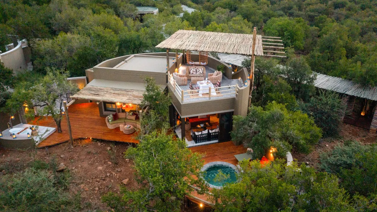 Lush Private Lodge — image 20