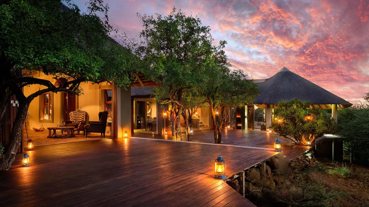 Lush Private Lodge — image 10