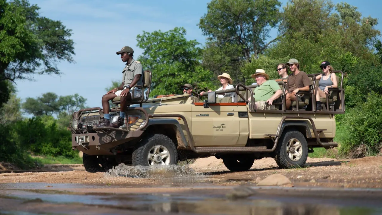 Sausage Tree Safari Camp — image 9