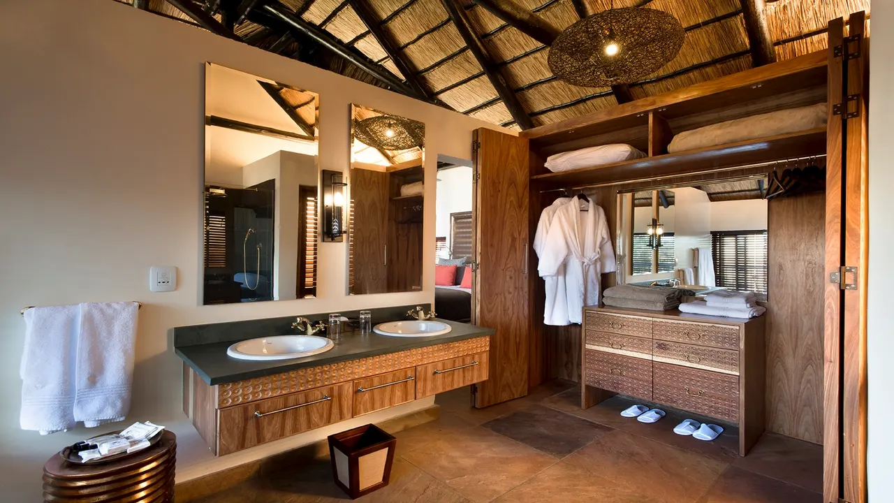 Tshukudu Lodge — image 10