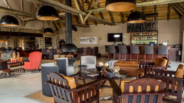 Umzolozolo Safari Lodge — image 10
