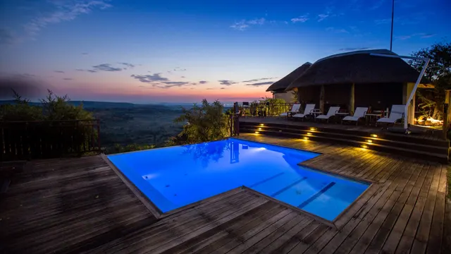 Umzolozolo Safari Lodge — image 8