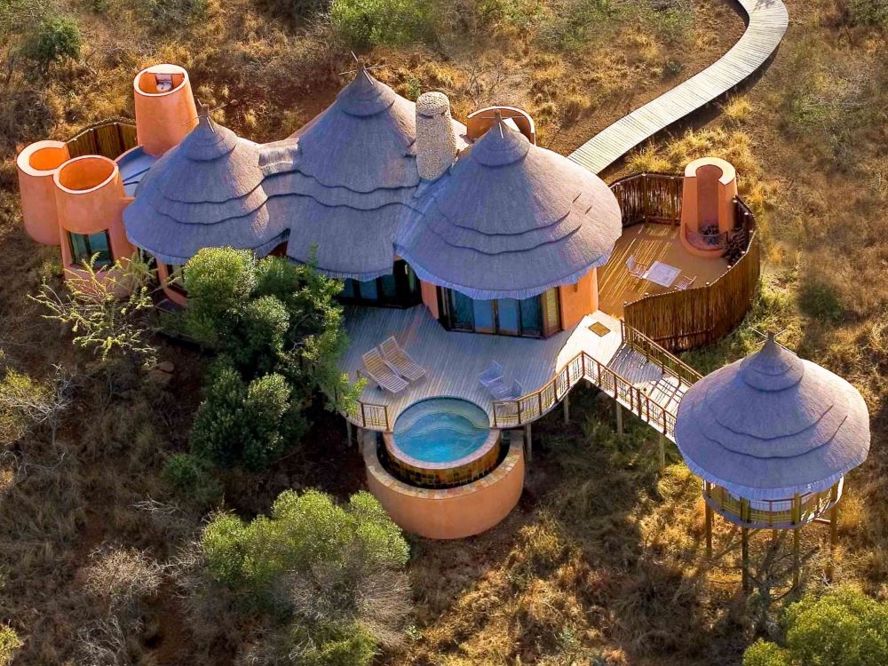 Thanda Safari Lodge